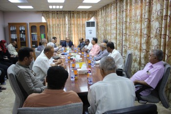 The Deputy Minister of Industry and Trade chairs a meeting at the Arab Sea Ports Corporation