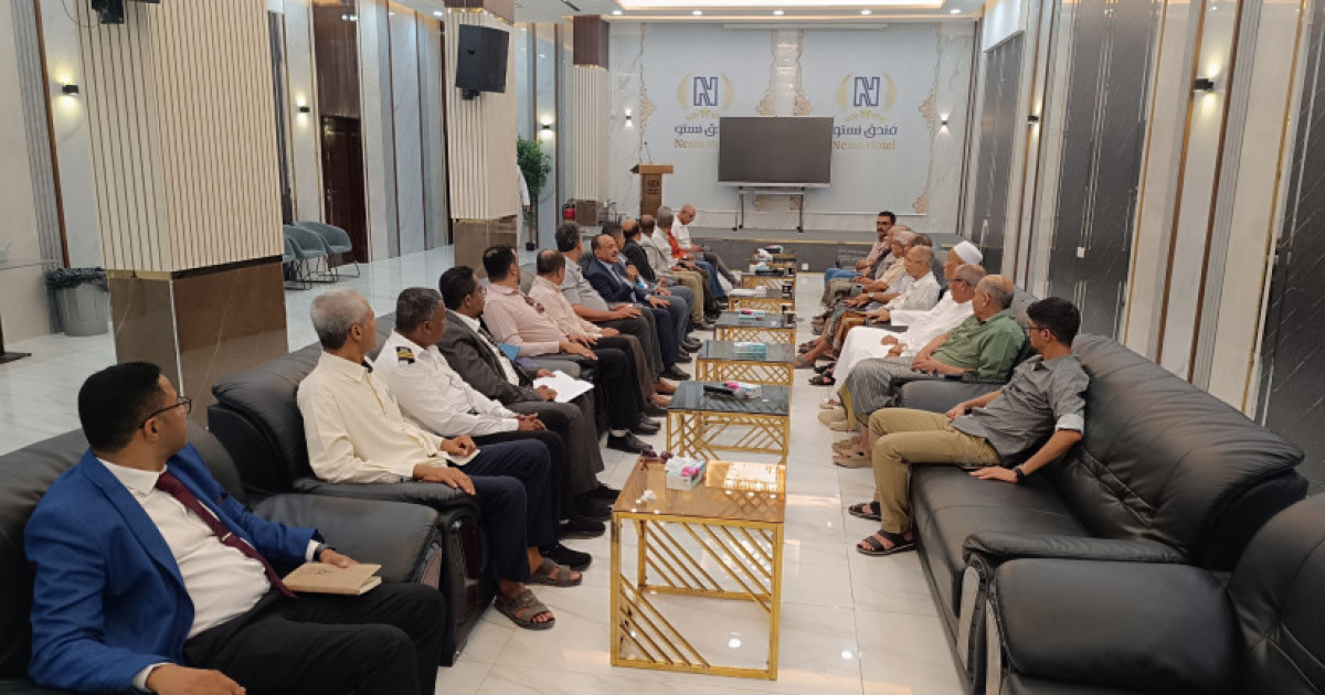 اللجنة الوزارية المكلّفة من وزير النقل تبحث سُبل تعزيز الشراكة الاستثمارية في قطاع الموانئ بحضرموت