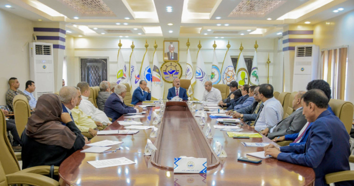 وزير النقل يترأس اجتماعاً موسعاً لقيادة الوزارة لمناقشة أولويات المرحلة وتعزيز أداء قطاعات النقل